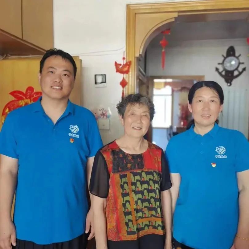 “七一”慰问老党员 感恩奋进忆初心｜中鲁食品公司走访慰问老党员