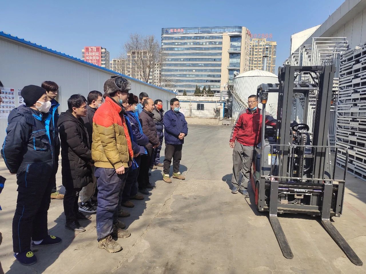 中鲁食品公司举办叉车安全操作培训
