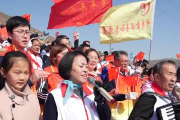 植树造林?绿化家园?---?中鲁食品党总支主题党日活动?[快闪]